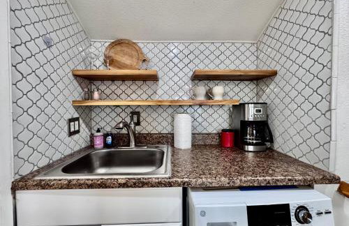 Quiet Comfort Suite 2B1B Skyline View - Photo 9