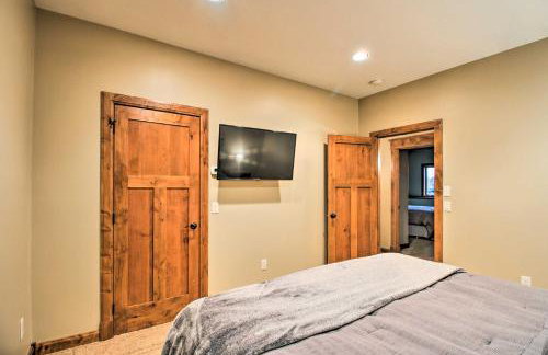 Dock, Hot Tub and Game Room Luxe Lake Latoka Home - Foto 30