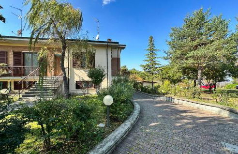 Cozy Home In Pozzol Groppo With Wifi - Foto 11