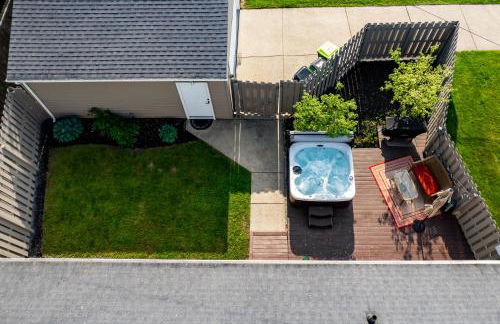 Lake Cottage with Hot Tub and Game Room - Foto 48