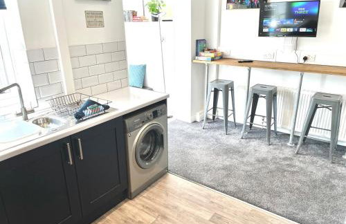 Ideal 4 Bed Home sleeps 7 Nr Middlebrook Stadium - Foto 18