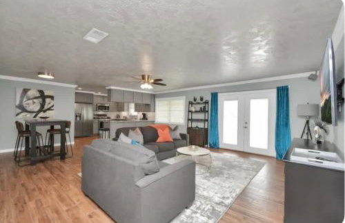 Backyard Oasis-Pool & Grill-Heart of Friendswood - Foto 50