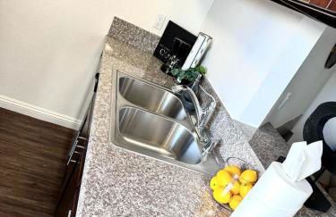 Amazing Universal Studios Loft FREE parking - Foto 5