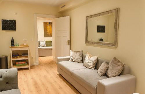 glorious cloud apartment - Photo 8