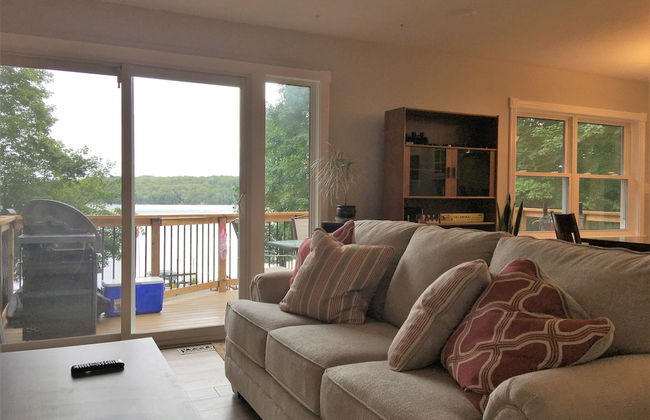 TO Stays - Waterfront Lake House Retreat - Photo 10