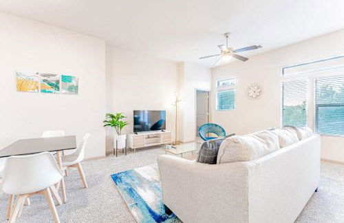 Spacious 2BR King Bed Suites Close to Downtown and Airport - Foto 20