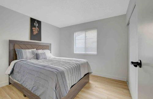 Resort Style 4 bedroom House with Pool Minutes from Strip - Foto 9