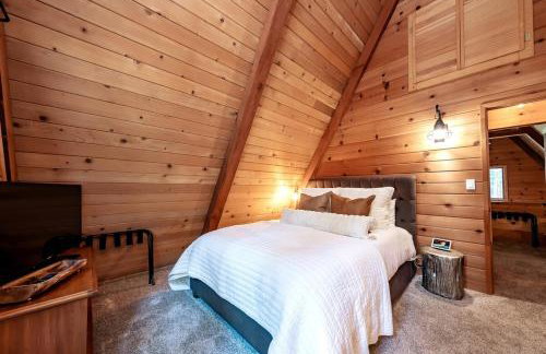HB Hideaway Boho Treehouse Vibes in the Pines - Foto 27