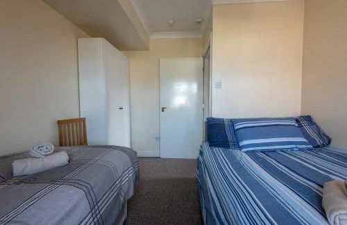 13 Victoria Road Apartment - Photo 5