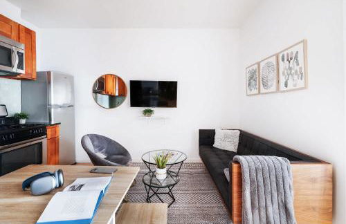 102-1A Best Value 2BR Apt Near Central Park - Foto 6