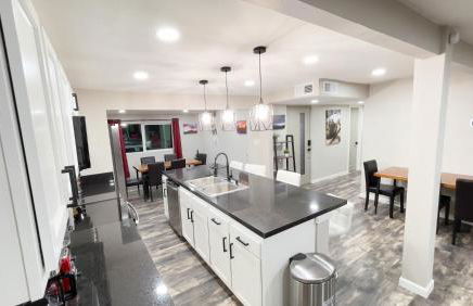 Private Home - Heated Pool, Billiards, Darts, Foosball, Fireplace, 5 Smart TVs, BBQ, Cotton Bedding - The Saguaro Sanctuary, Pool Heat Optional - Foto 19