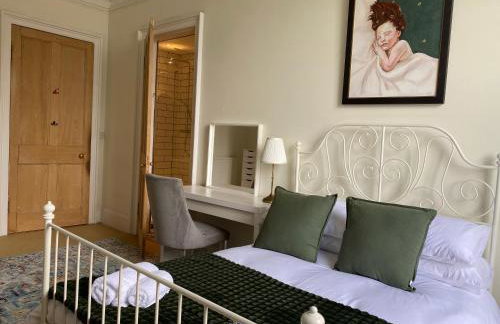 Georgian 4 Bedroom 3 Bathroom New Town Apartment - Foto 26