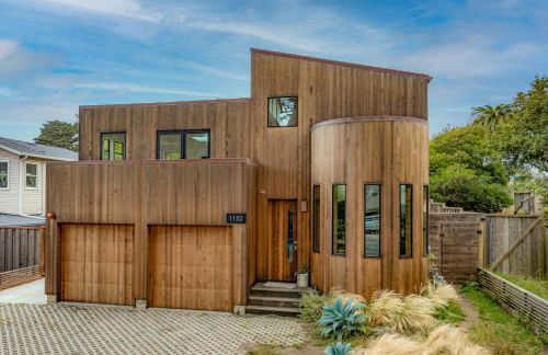 Modern indoor-outdoor living wHot Tub Walk to Beaches & Mountain Trails - Foto 1