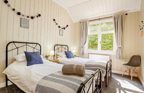 4 Bed in Llanfairtalhaiarn 88973 - Photo 21