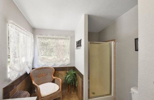 The Ponderosa Scenic Forest Views Fire Pit BBQ Pet-Friendly Now with Wi-Fi - Photo 20