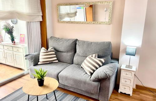 LA MER BLEUE, Boutique Apartament with free parking, full equipped in Fenals Beach - Foto 8