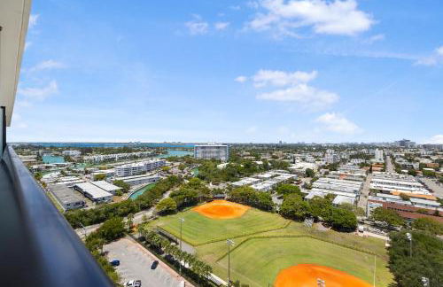 Luxury Escape At 72 Park - Photo 16