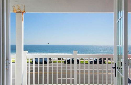Expansive Ocean View, Private Balcony, Across from Beach - Photo 31