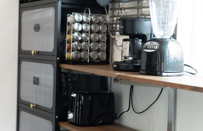 Charming Apt With King Bed in the Heart of SLC - Photo 10