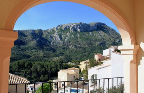 Peaceful Villa with Private Pool - Foto 8