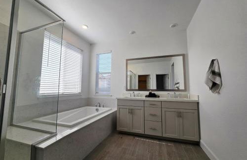 Beautiful Roseville Home - Quiet Neighborhood - Near Galleria Mall - Foto 25