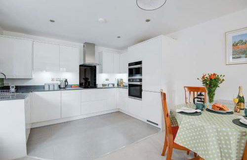 Spire View - New Forest Holiday Home - Photo 24