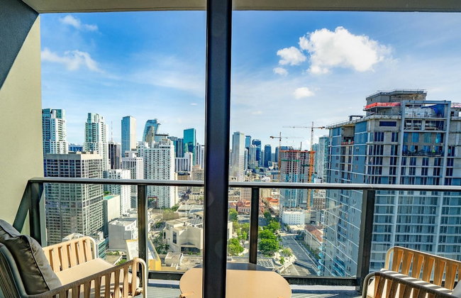 Apartment in New Luxury Condo in Downtown - Photo 37