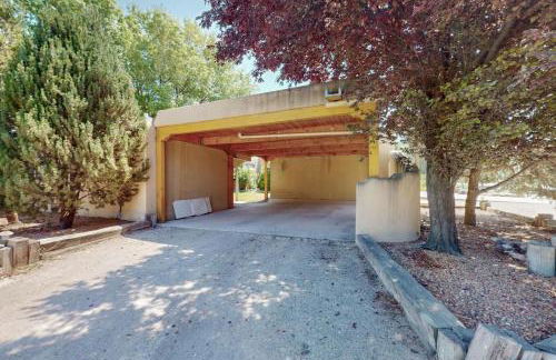 2 Bed 1 Bath with fully Stocked Kitchen - Foto 24