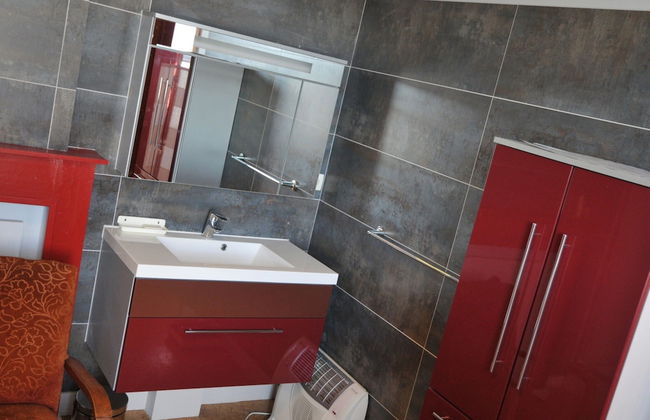 Holiday Home in Bastogne With Sauna & Bubble Bath - Photo 16