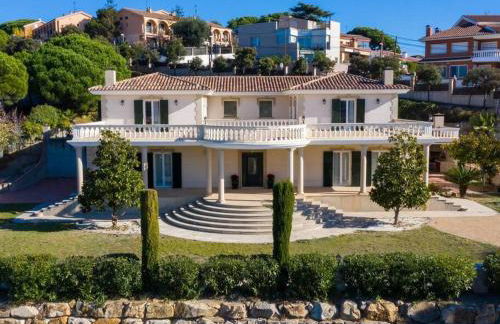 Architectural jewel between sea and mountains - Foto 3