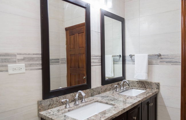 Luxury 3 Level Town House - Foto 12