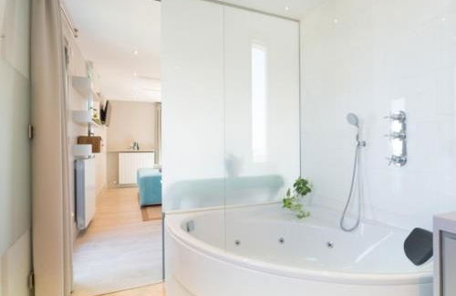 Kronos on the Beach Attic Suite - Foto 24