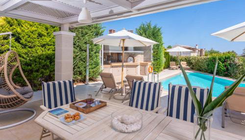 Villa Penelope with Private Heated Pool - Photo 5, Garden, sunbed, Garden view