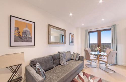 LillyRose Serviced Apartments - St Albans City Centre, Parking - Photo 13