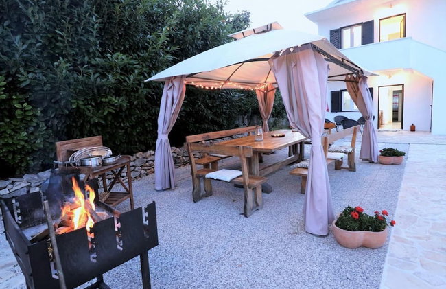 Villa Mendula Trogir - Luxury villa by the beach - heated pool - lush green garden - Photo 81