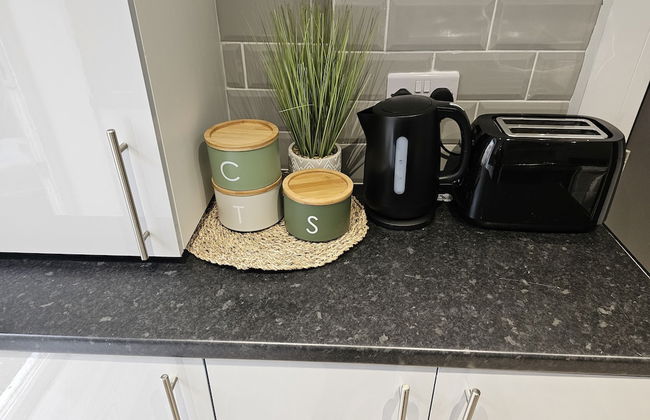 Skyline Remarkable 2-bed Apartment in Swansea - Photo 12