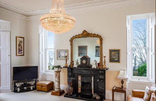 Stunning Apartment in Victorian Villa with Garden - Photo 3