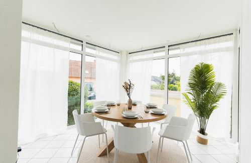 Appartment in den Weinbergen bei Mainz - mit 2x Doppelzimmern, 1x großes Wohnzimmer, Bad & Küche - Foto 1