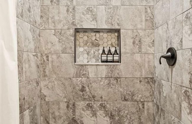 The Breck by Avantstay Modern 6bdr Cabin w/ Hot Tub & Game Room - Foto 15