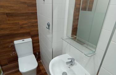 Orange Apartments - Photo 16