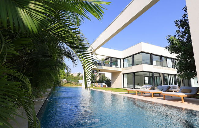 Luxurious Coastal Villa w Pool & Garden - Foto 59