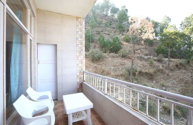 OYO 12170 Home Rustic Villa Kasauli - Photo 8