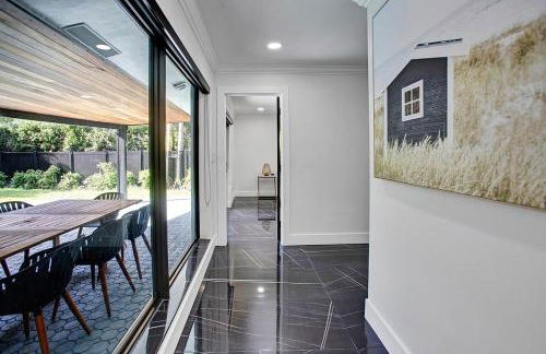 Coral Lane by Rove Travel - Home with Pool & BBQ - Foto 17