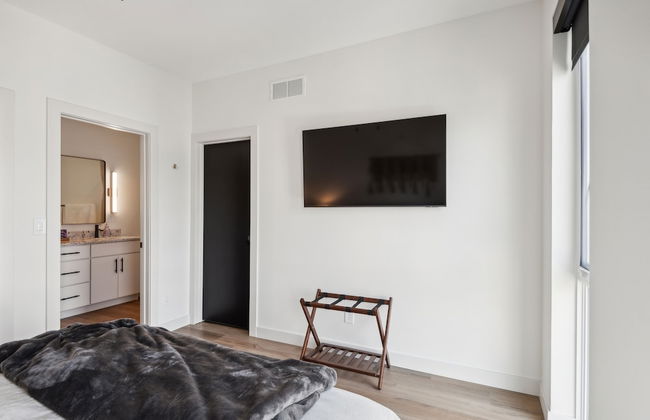 New Modern Townhome With Rooftop Patio 2 Bedroom Townhouse by RedAwning - Foto 5