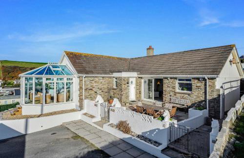 Stunning House Seconds from beach, Sleeps up to 12 - Foto 1