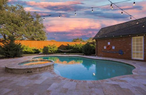 Gorgeous Vacation Home w Private Pool - Photo 55