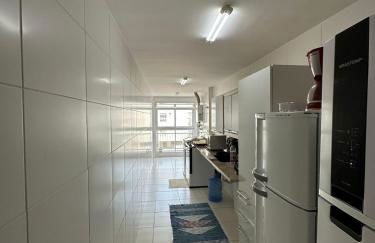 Apartamento 3 Quartos em Frente à Praia do Forte - Photo 8