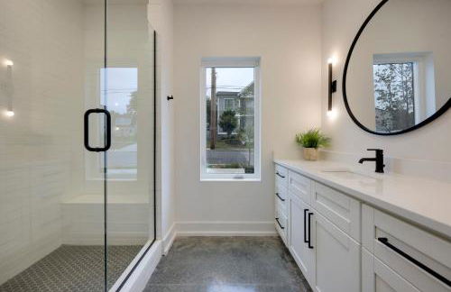 Skyline Luxury - Rooftop Deck- King Suites-Garage - Foto 16