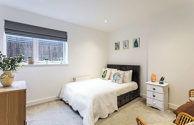 Quiet and Spacious Four Bedroom House - Foto 15