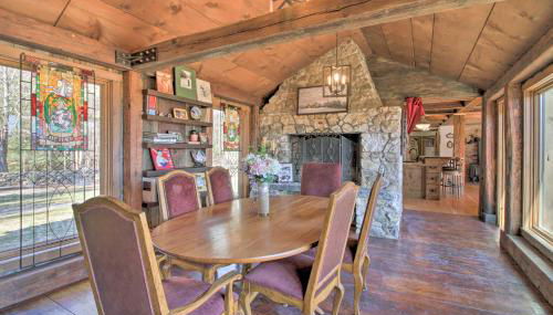 Timeless Red Sox Retreat with Scenic Mountain Views! - Foto 3